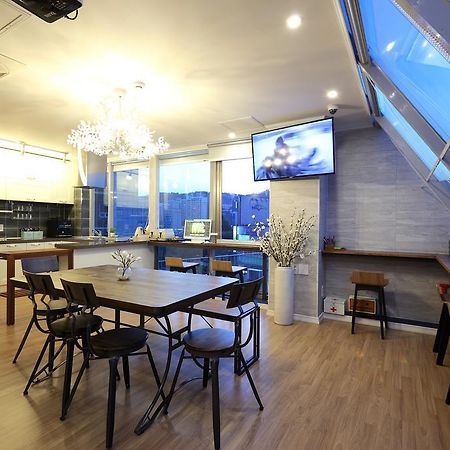 First Guesthouse Busan Exterior foto